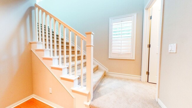 Building Photo - Beautiful Upgraded Stonegate 3 bedroom / 2.5 bath home