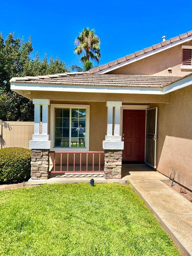 Building Photo - 30277 Twain Dr