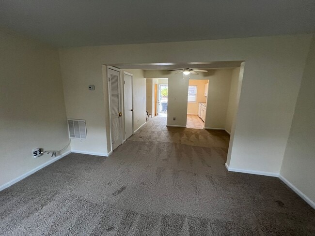 Building Photo - 934 Maryland Ave