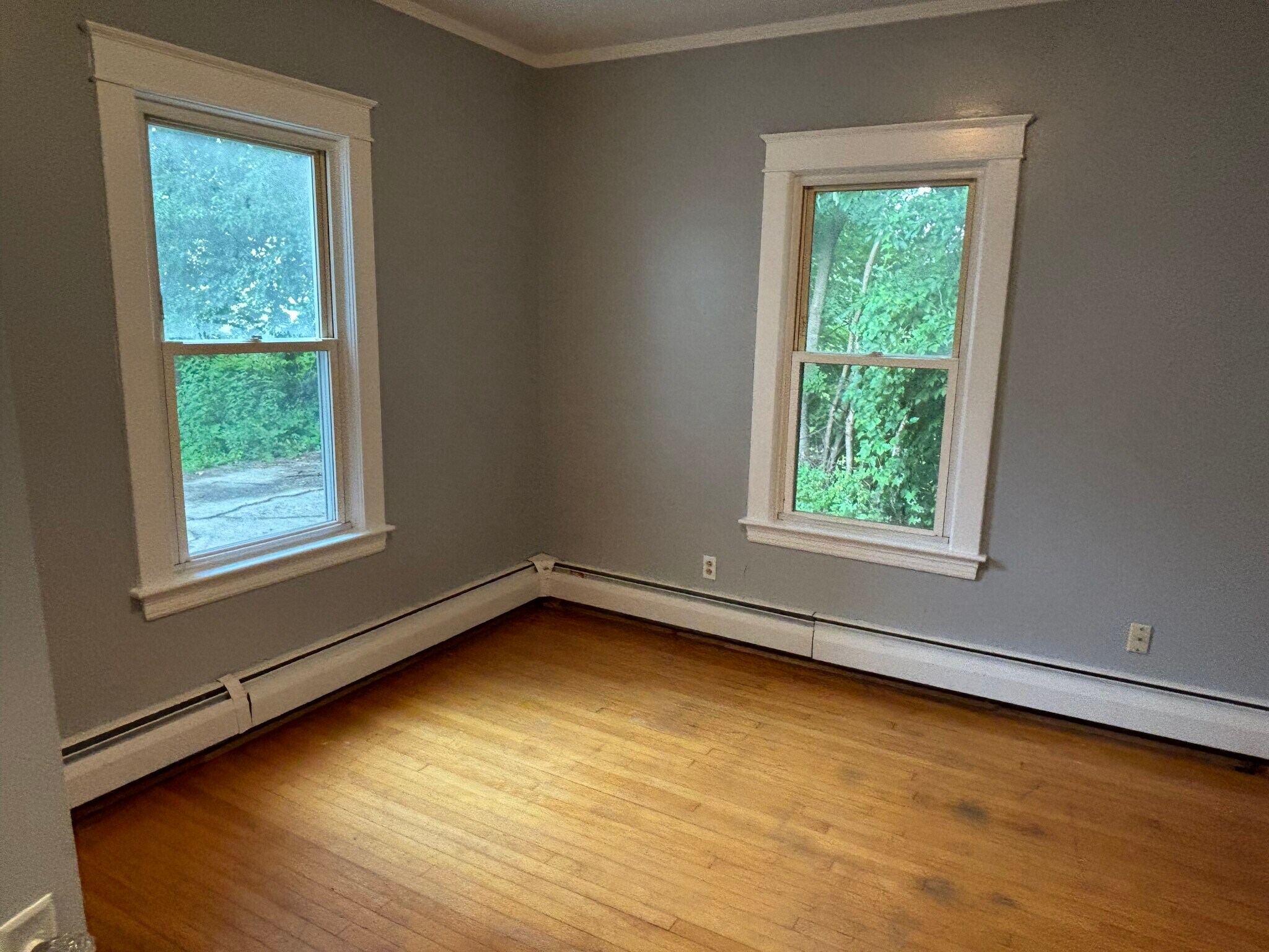 Building Photo - 14 Elm St