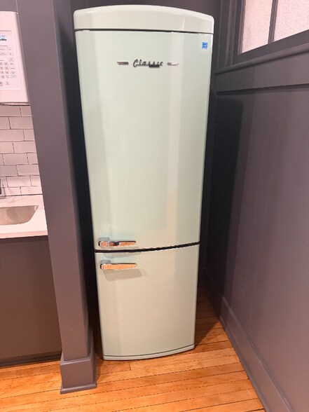 Building Photo - 215 N Main St