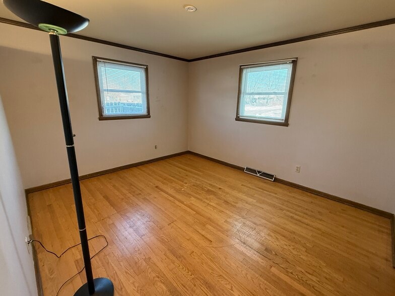 Building Photo - 1016 Fieldcrest Dr