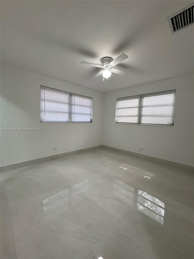 Building Photo - 664 Colson Dr