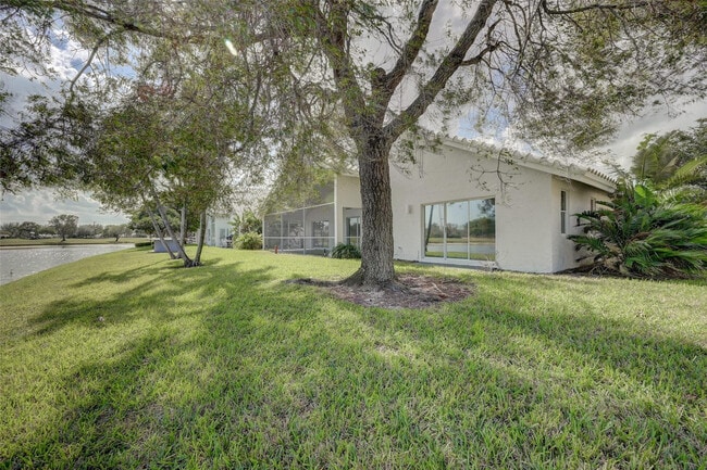 Building Photo - 6014 Golf Villas Dr