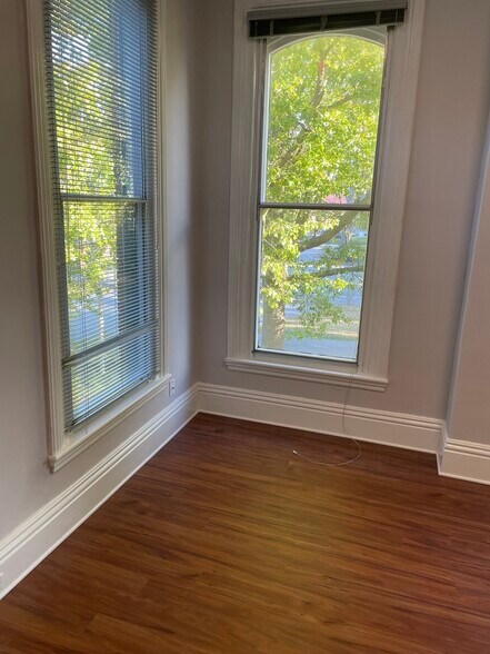 Primary Photo - 37841 Euclid Ave