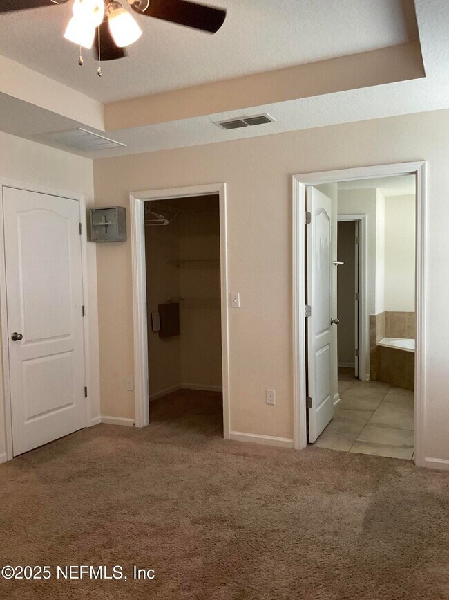 Building Photo - 8253 Golden Bamboo Dr