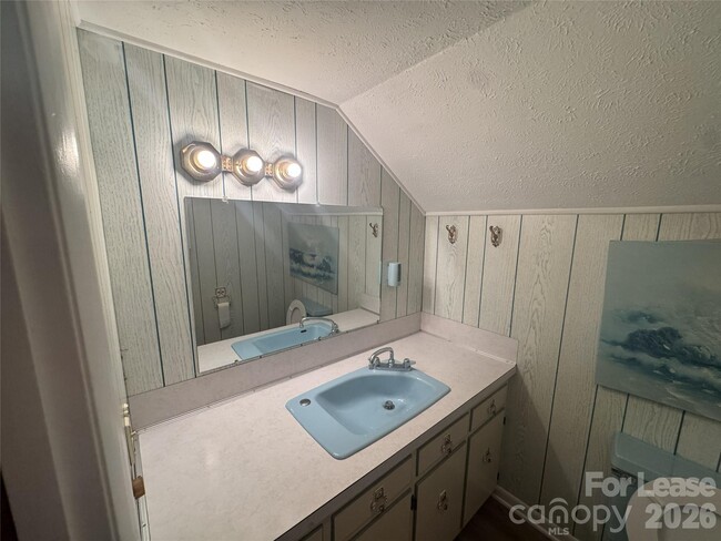 Building Photo - 1203 Hibriten Dr SE