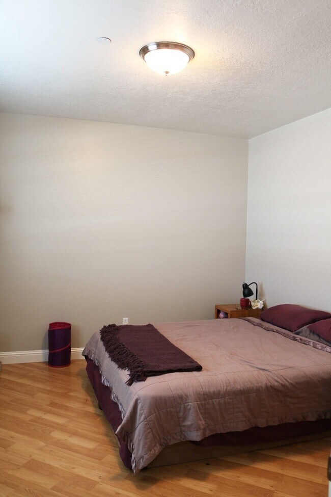 Building Photo - Incredible Orem Condo for rent!