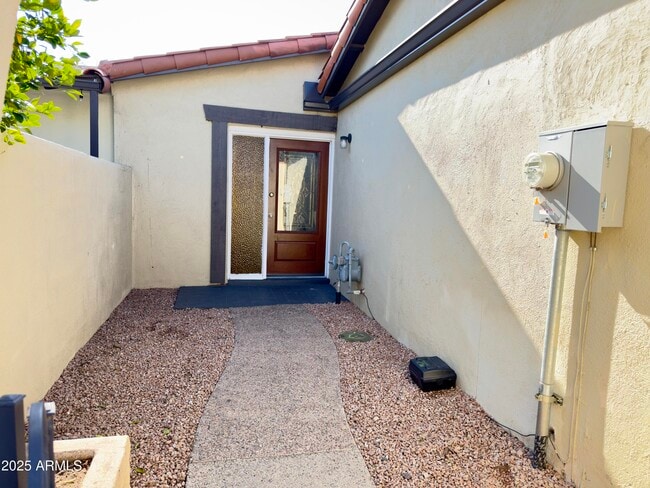 Building Photo - 1021 W Mission Ln