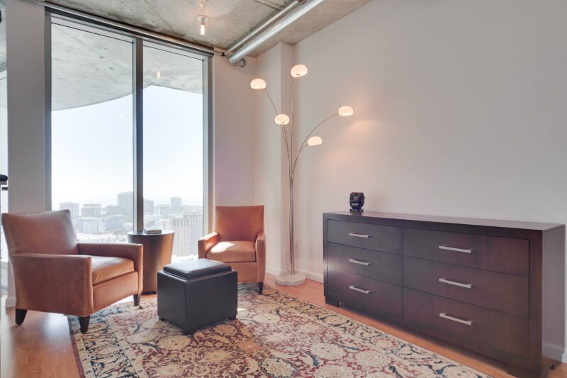 Building Photo - 690 SW 1st Ct