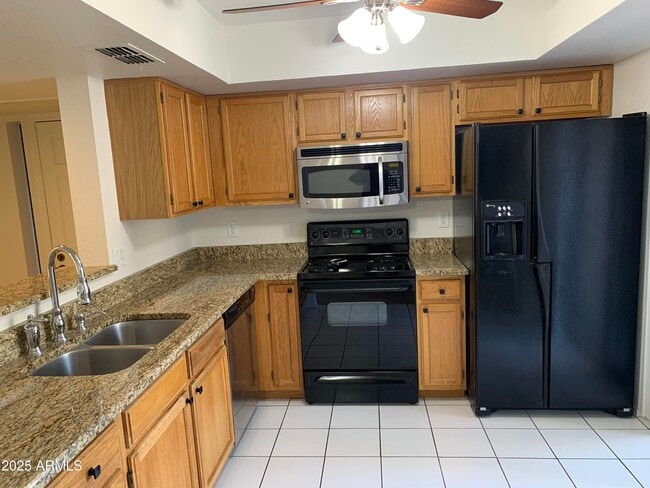 Building Photo - 9445 N 94th Pl