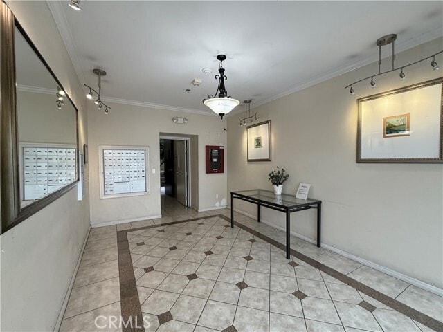 Building Photo - 3401 S Bentley Ave