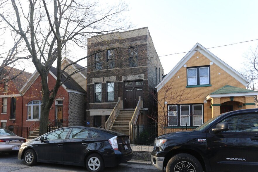 Primary Photo - 2031 W Moffat St