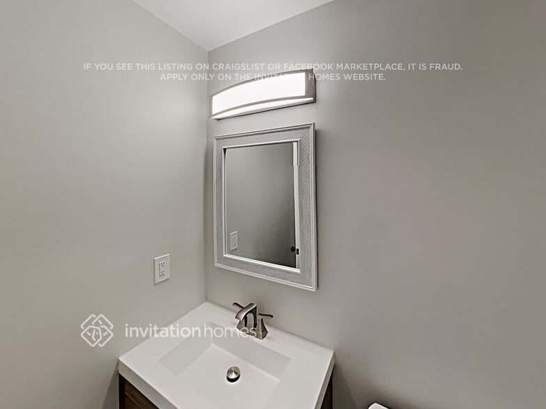 Building Photo - 2936 S Mobile Way