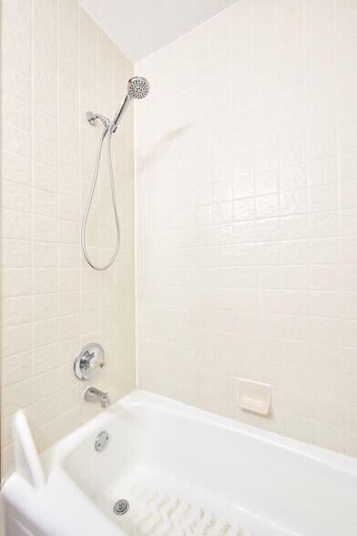 Bathroom - 1353 15th Ave S