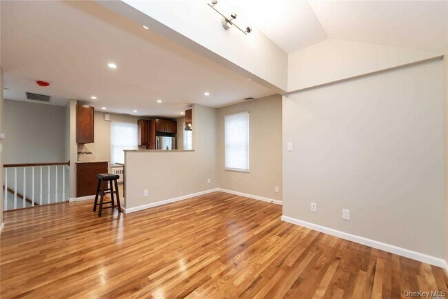 Building Photo - 9 Capitol Ave