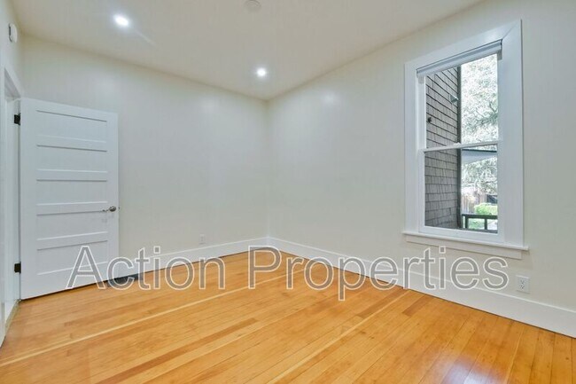 Building Photo - 315 Melville Ave