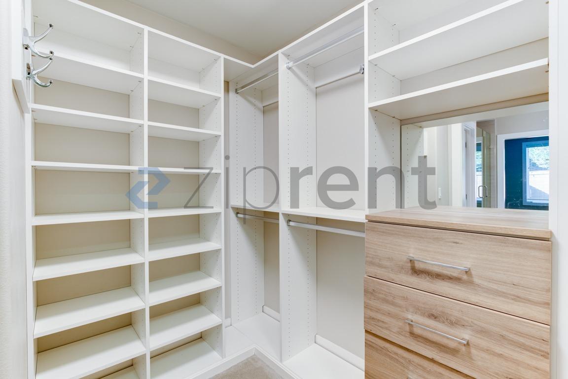 Building Photo - 23620-23230 230th Pl SE