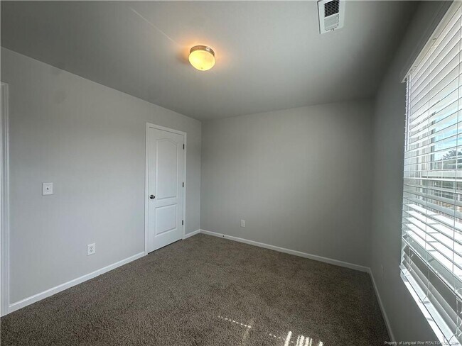 Building Photo - 910 Sapphire Stone Ln