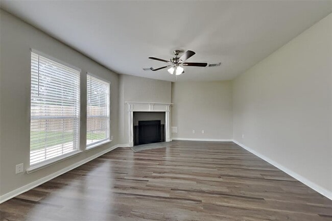 Building Photo - 728 Pateway Ct