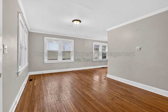Building Photo - 9006 Baroda Ave