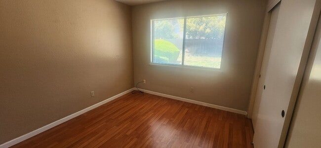 Building Photo - Wonderful 3 Bedroom Home in Greenhaven