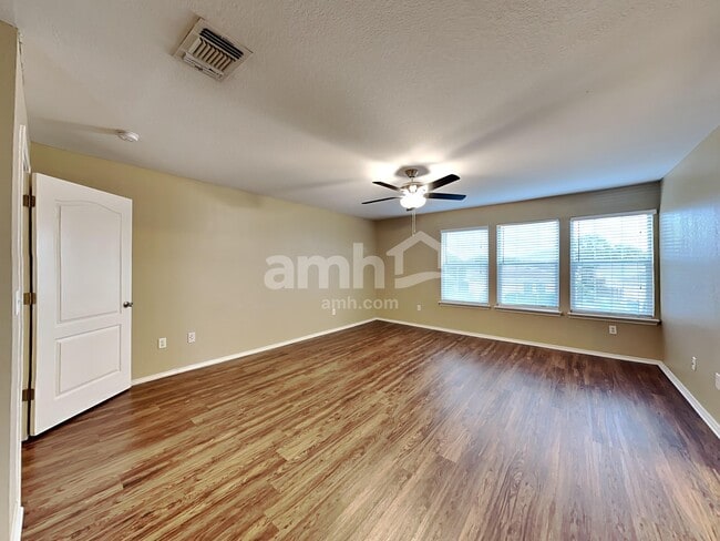 Building Photo - 9211 Mission Run