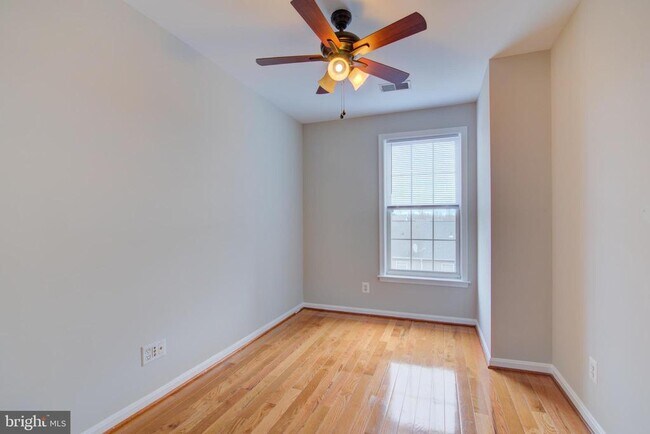 Building Photo - 4009 Timber Oak Trl