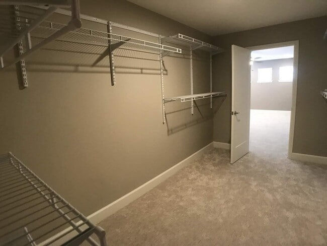 Building Photo - Waikalua Bayside Newer Community! 3 Bed 3.5 Bath home Ocean/mountain views.