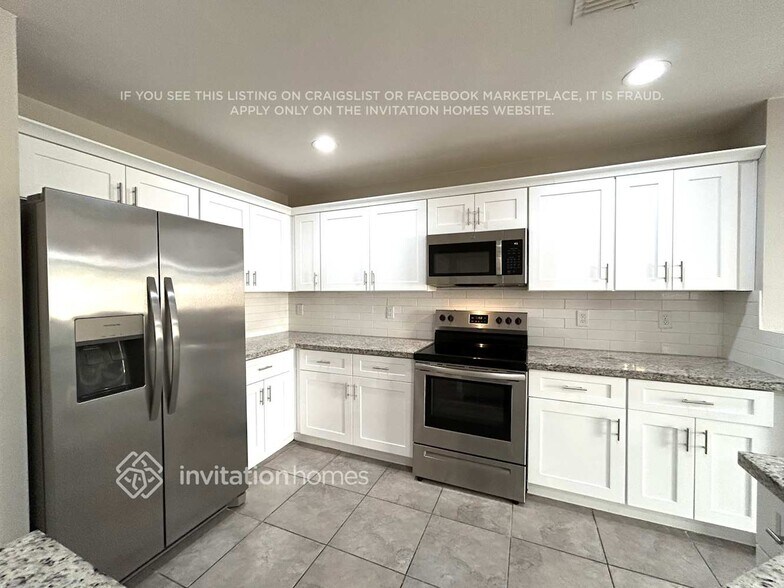 Building Photo - 11178 W Garfield St