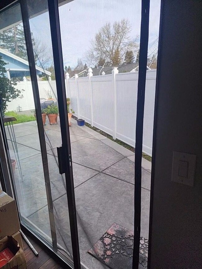 Building Photo - Adorable 2/2 Pocket Area Half-Plex!  PLEAS...