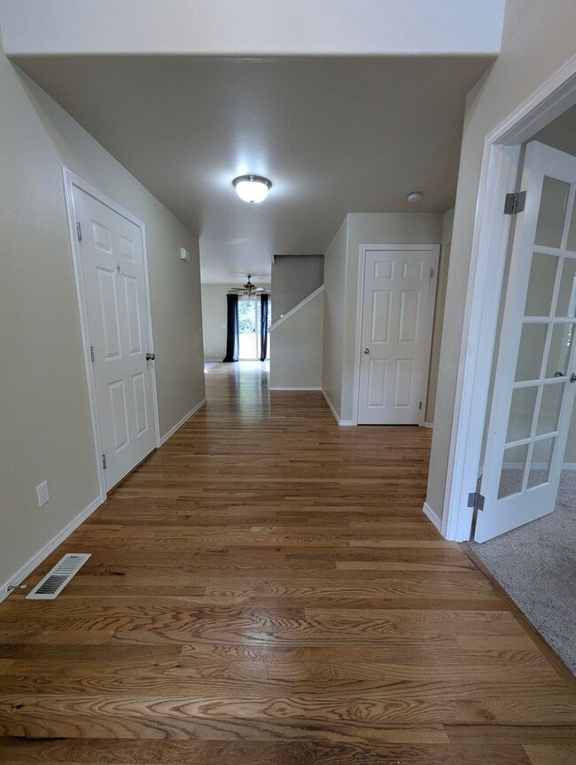 Building Photo - Three Bedroom, 2 Bath Home with New Carpet...