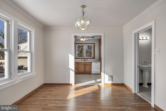 Building Photo - 306 Lincoln Ave