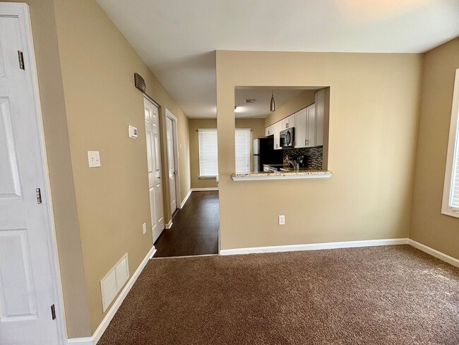 Building Photo - 2 Bedroom 2.5 Bathroom in Hummelstown!