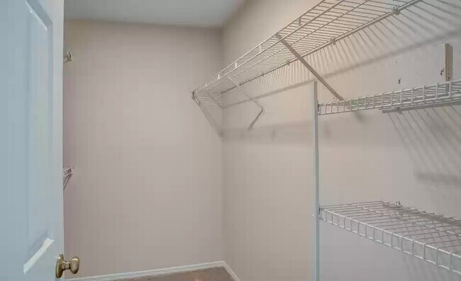 Building Photo - 13810 Sutton Park Dr N
