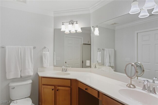 Building Photo - 9844 Venezia Cir