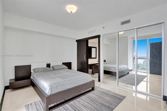 Building Photo - 465 Brickell Ave