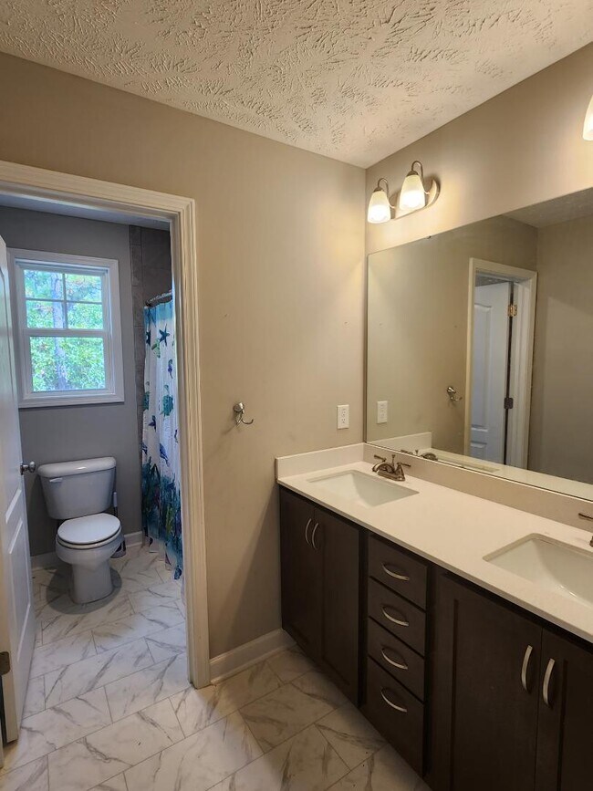 Building Photo - 111 Clearwater Harbor