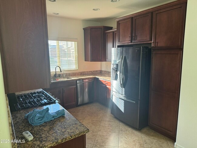 Building Photo - 3670 E Zachary Dr