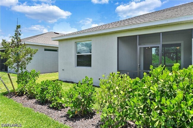 Building Photo - 20545 Hazelnut Ct