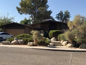 Building Photo - NORTHWEST HOME!!
