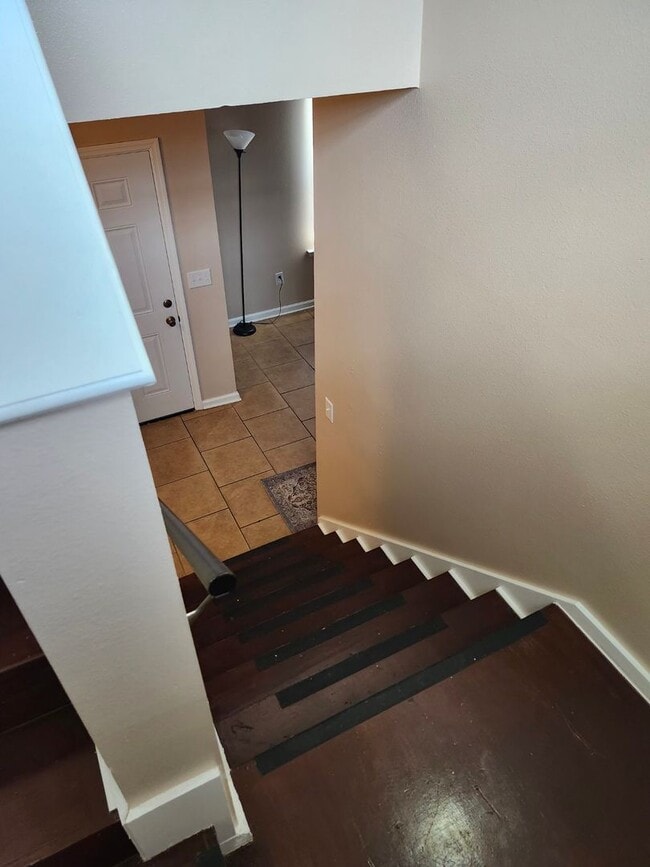 Building Photo - Close to Everything