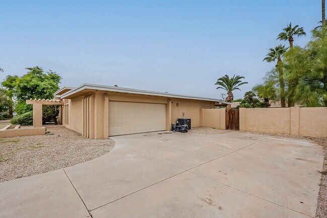Building Photo - 85254! Four Beds with POOL!