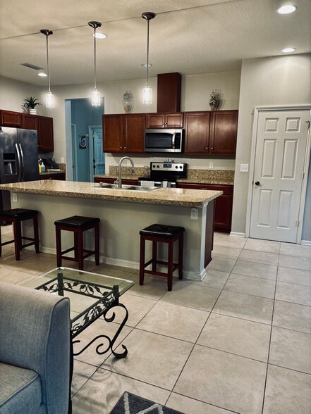 Building Photo - 417 Tuscany Chase Dr