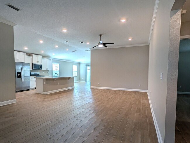 Building Photo - 768 Narvarez Ave