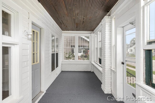 Primary Photo - 1639 Wendler Ave SW