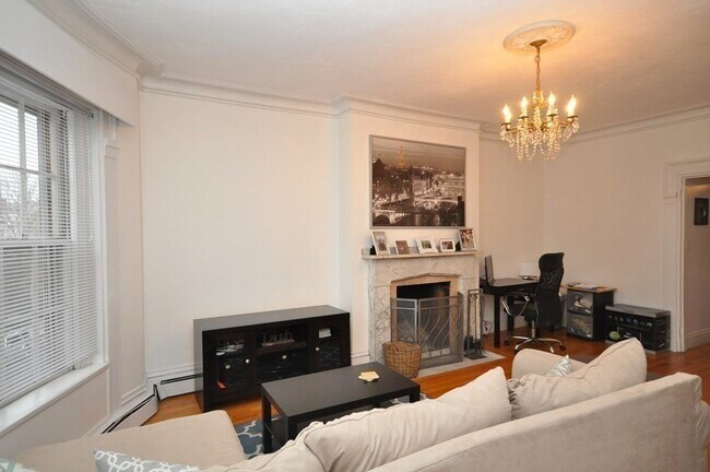 Building Photo - 37 Union St