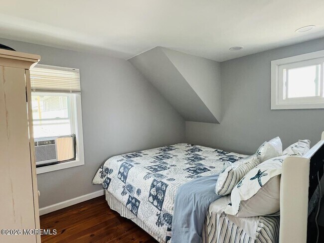 Building Photo - 1704 Boulevard