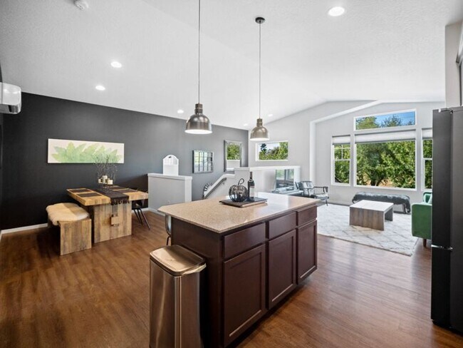 Building Photo - Desirable Kendall Yards Townhouse – Modern Living Near Downtown Spokane (Furnished)