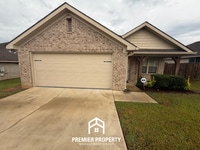 Building Photo - Move-In Ready 3BR Home in Tuscaloosa - Granite Counters & Enclosed Backyard